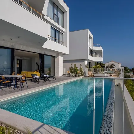 Monachus 1 Villa *