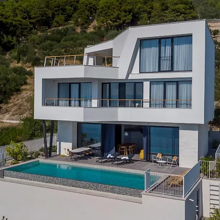Monachus 1 Villa *