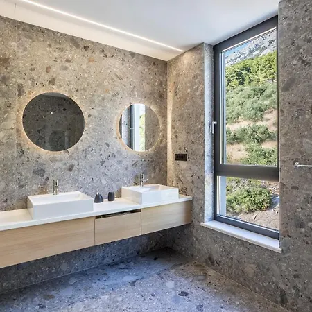 Villa Monachus 1 *